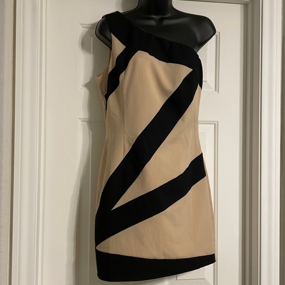 Forever 21 Dresses & Skirts - Black and Cream One Shoulder Mini